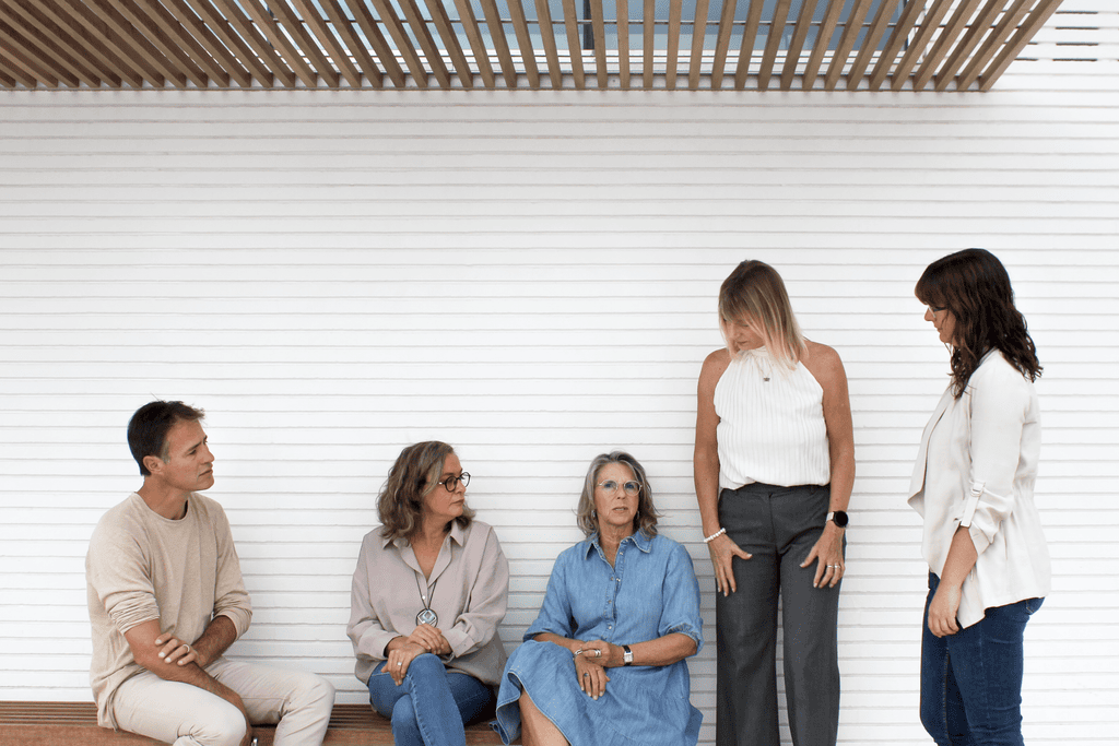 Equipo The on Estate especializado en rehabilitación y diseño de propiedades en la Costa Brava.